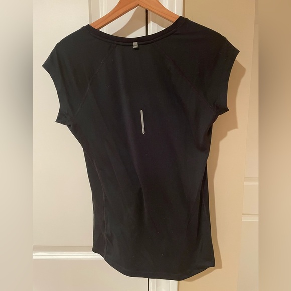 Nike Women’s Black Running T-shirt. Size M - Picture 2 of 3